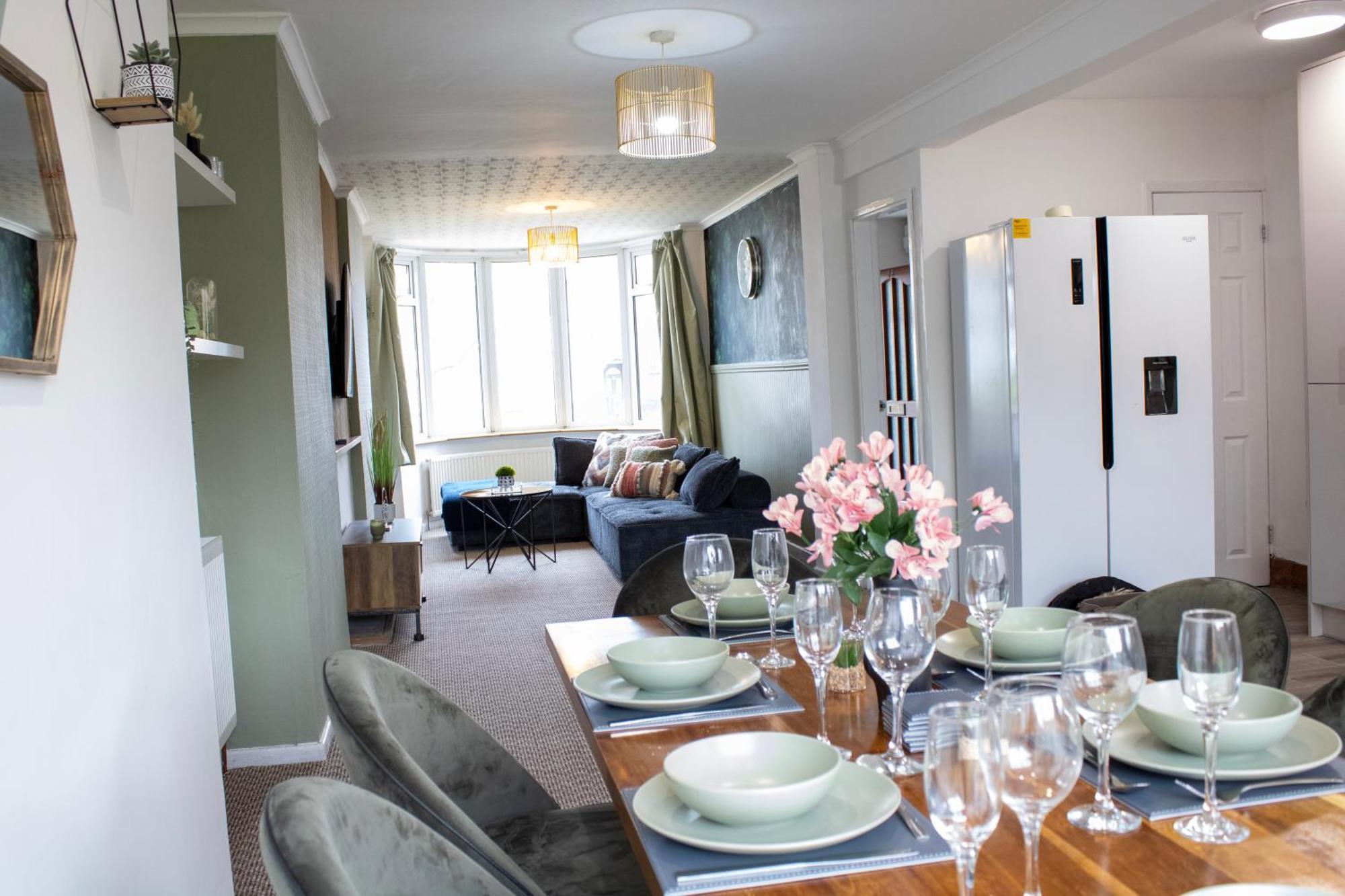 Harvard House, Stylish 3 Bedroom House In Solihull 5 Mins To The Nec, Bhx ,Jlr With Free Parking Бірмінгем Екстер'єр фото